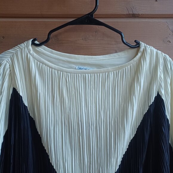 Vtg 1970s Black and White Abstract Accordion Top, by Hal Ferman, PCF Petites M/L - Picture 3 of 6